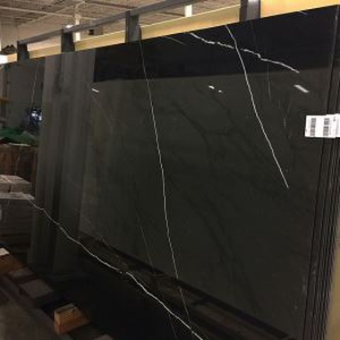 ネロマルキナ大理石スラブ